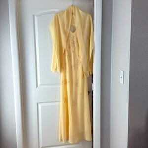Beautiful yellow gown Sz Med